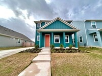 Building Photo - 202 Elm Br Trl