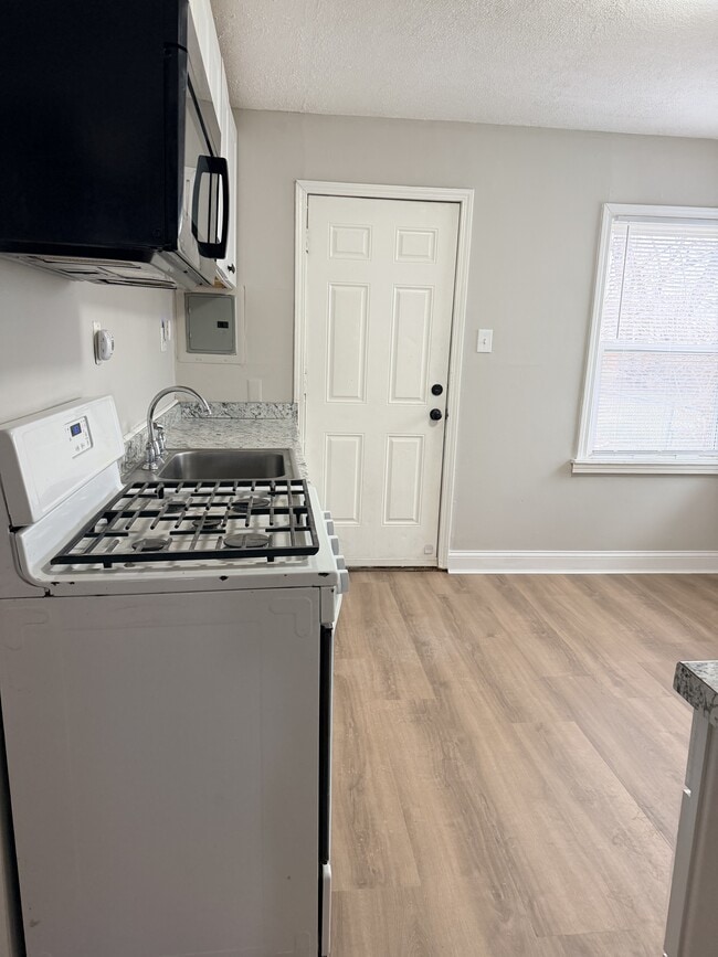 Building Photo - 21576 Audrey Ave