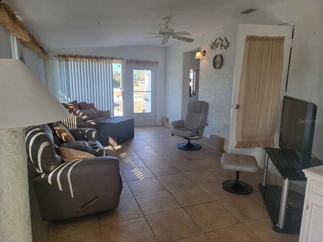 Building Photo - 8385 Aero Ave