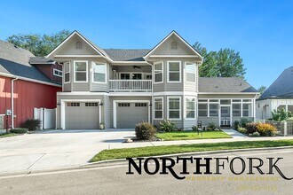 Building Photo - Elegant home near Downtown Eagle!