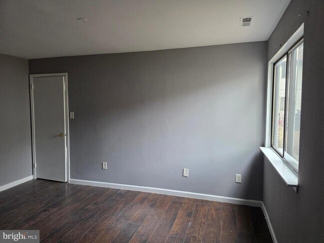 Building Photo - 2515 Cottonwood Ct