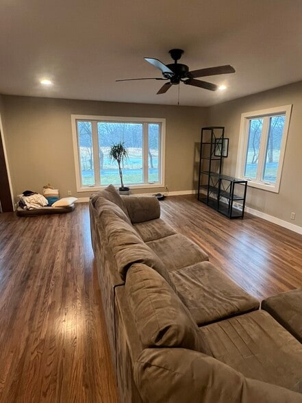 Living Room - 340 Chapman Rd