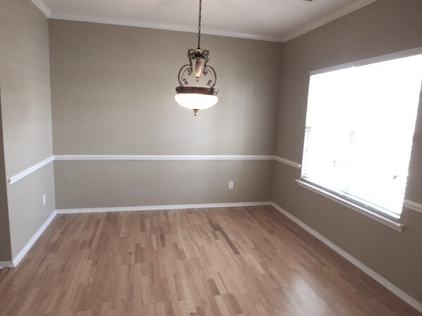 Building Photo - 3049 Buttonwood Ln