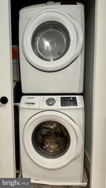 Building Photo - 1016 17th Pl NE