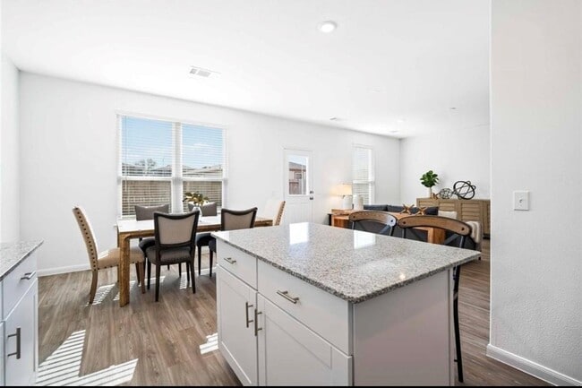 Building Photo - 6918 Telean St