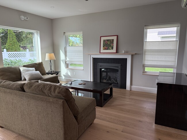 Building Photo - 42 O'Neil St