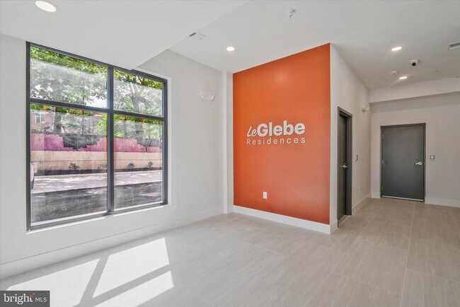 Building Photo - 228 W Glebe Rd