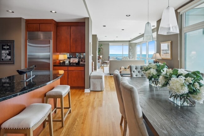 Building Photo - 445 E North Water St