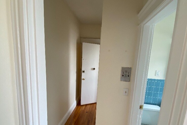 Foyer - 1152 Commonwealth Ave