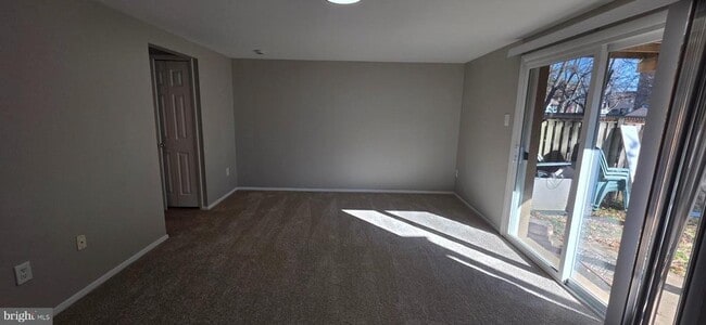 Building Photo - 6974 Knighthood Ln