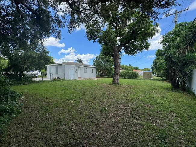 Building Photo - 1320 NW 87th St
