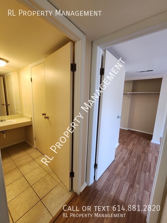 Building Photo - Charming 2 bedroom 1 bathroom condo near O...