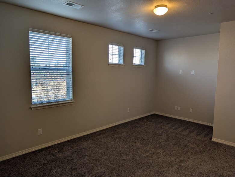 Building Photo - 3056 County Fair Ln