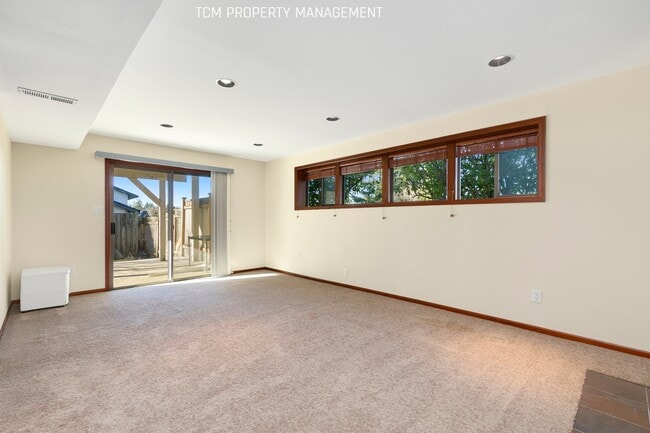 Building Photo - 15313 SE 43rd Pl