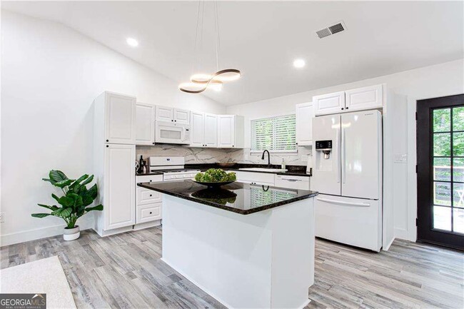 Building Photo - 3038 Sutter Ct SW