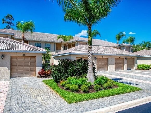 Building Photo - 3973 Bishopwood Ct E