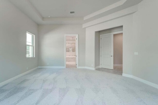Building Photo - 9296 Crestview Cir