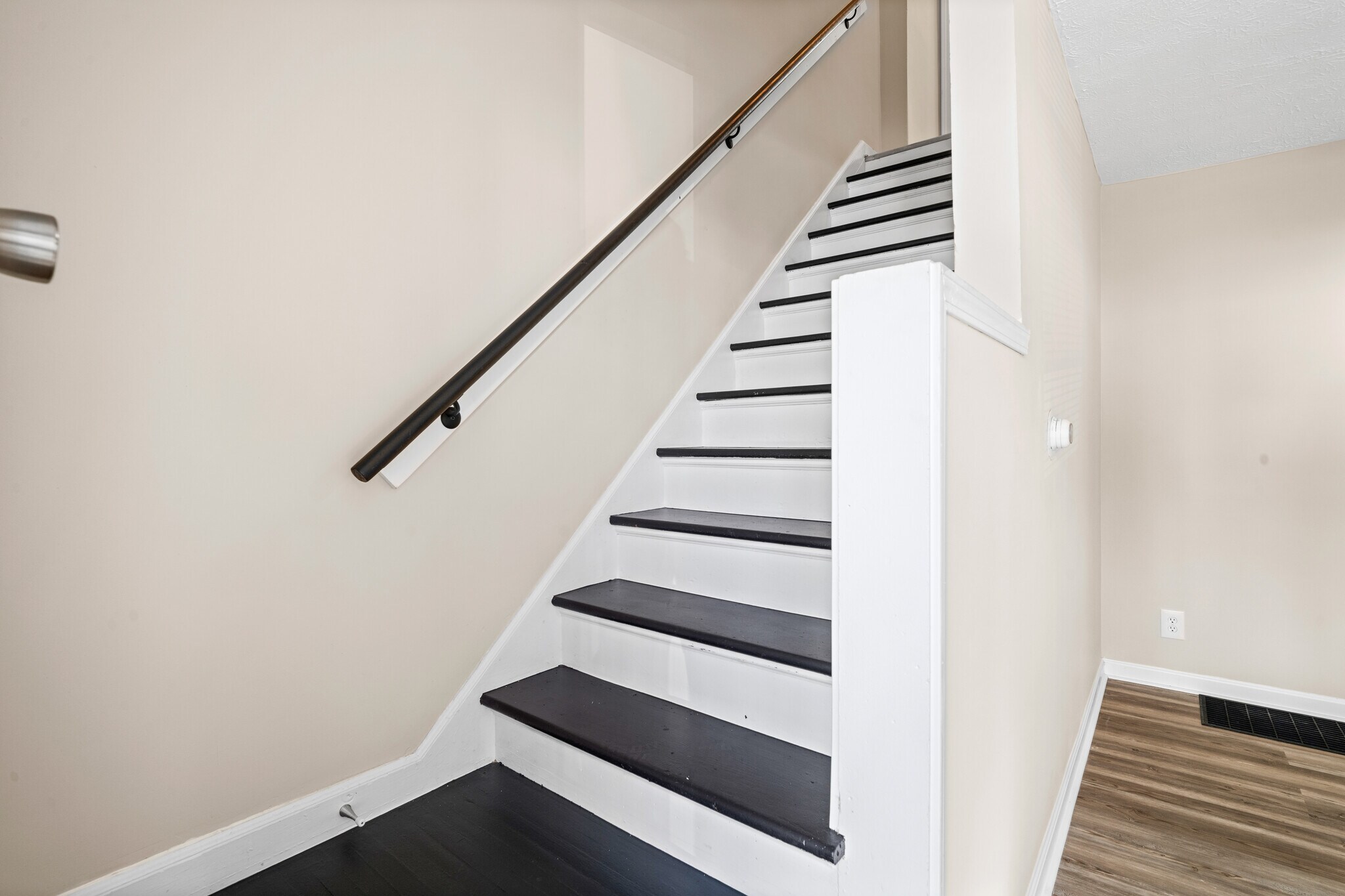 Building Photo - 1747 E Frankfort St