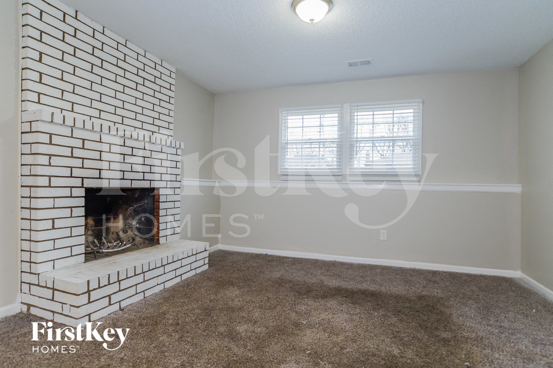 Building Photo - 615 N Pine St