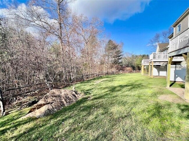 Building Photo - 2 Dogwood Ct