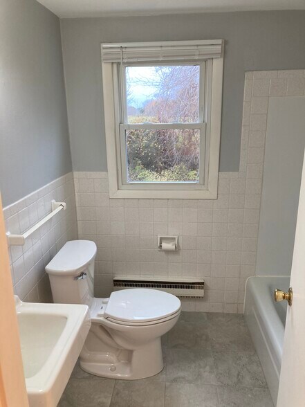 Building Photo - 681 State Rd