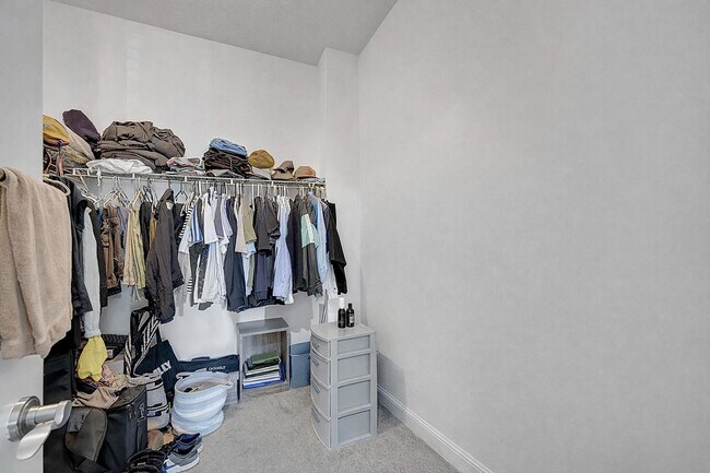 Building Photo - 1614 NE 9th St