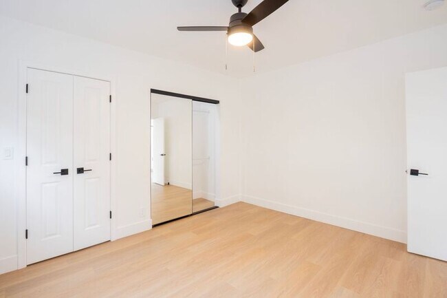Building Photo - 937 N Orange Grove Ave