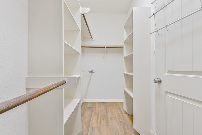 Building Photo - 4511 Apple Point Ln