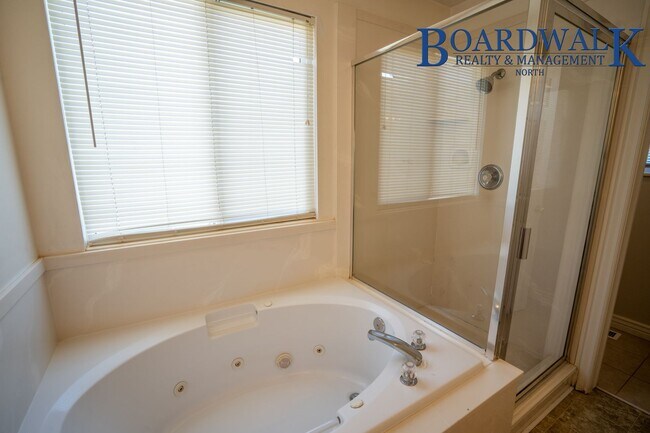 Building Photo - 4 Bed Home in Quiet S. Weber Neighborhood Near Park
