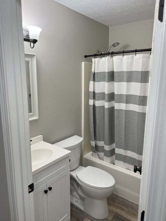Building Photo - 3-Bedroom Home in Desirable Fields of Lancassange, Jeffersonville