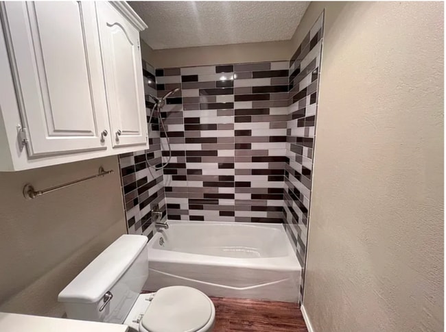 Building Photo - 5718 88th St