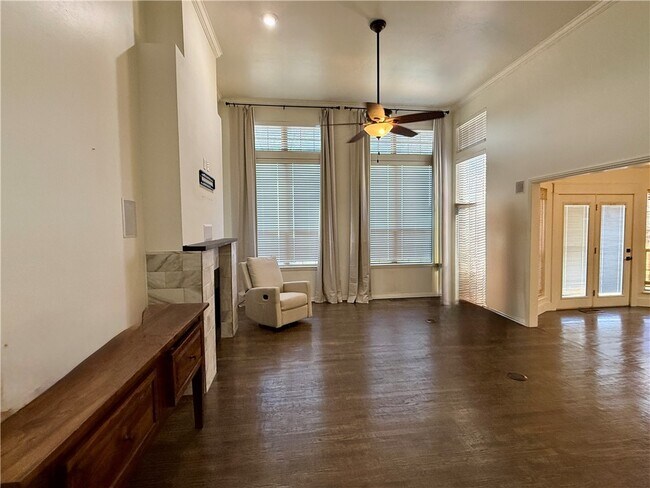 Building Photo - 101 Fox Glove Ln