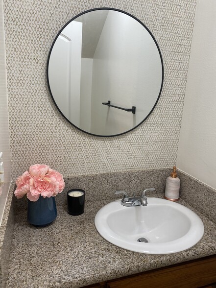 half bath - 730 N Eucalyptus Ave