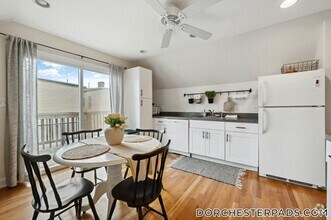 Building Photo - 25 Edison Green