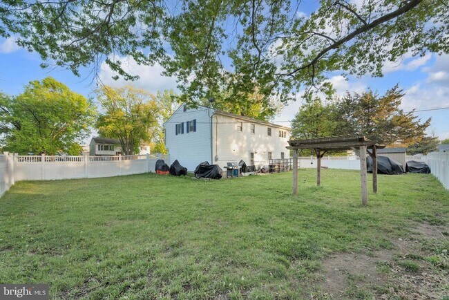 Building Photo - 91 2nd St