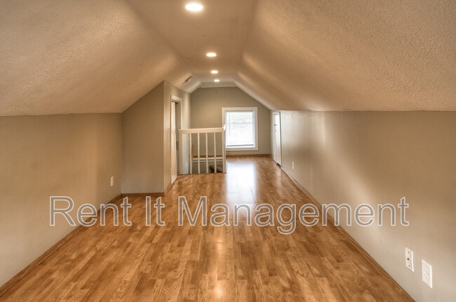 Building Photo - 1220 S 55th St