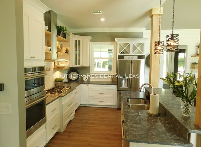 Building Photo - 16600 Innerarity Point Rd