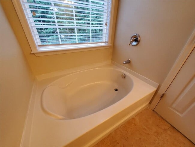 Building Photo - 6153 Briggs Way