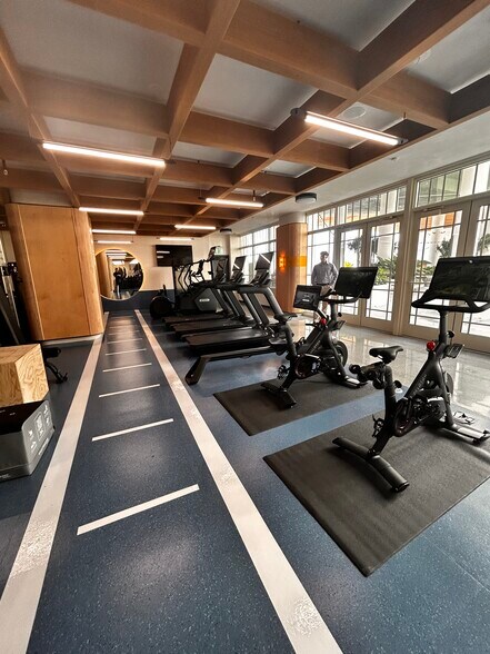 Building Photo - 1940 NW 2nd Ct