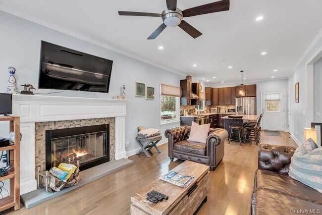 Building Photo - 300 Fiddler Ln