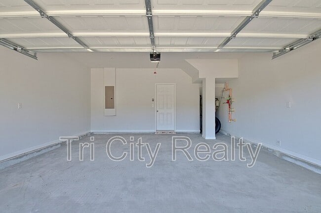 Building Photo - 250 Cobalt Dr