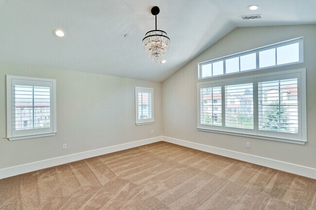 Building Photo - Modern Living in the Heart of Downtown Cam...