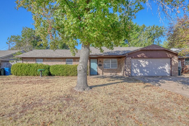 Primary Photo - Beautiful newly Updated Edmond Home!