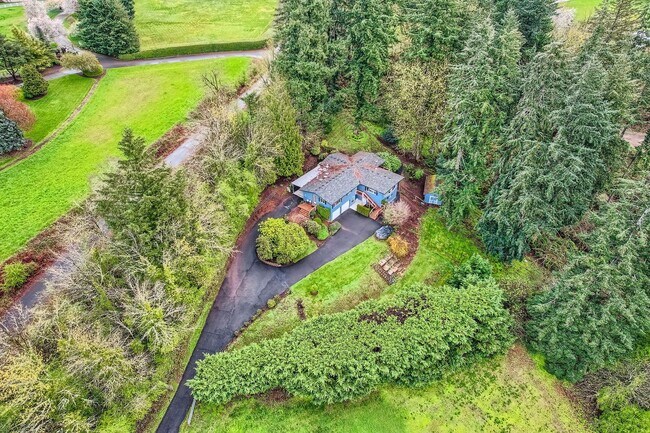 Building Photo - Single Family Home in West Linn with a Won...