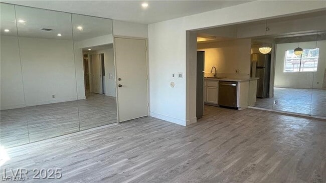 Building Photo - 1701 E Katie Ave