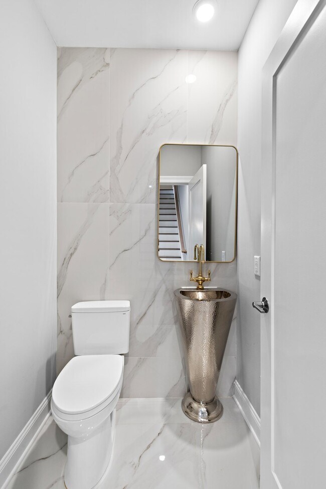 Building Photo - 57 Lincoln Ave