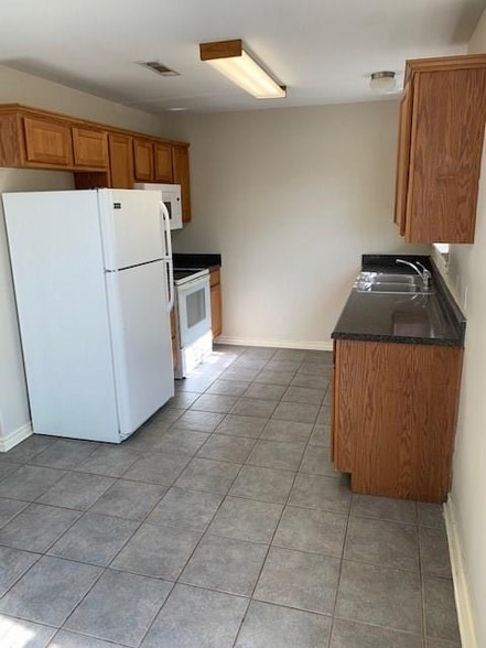 Building Photo - 12277 Rambling Rose Wy