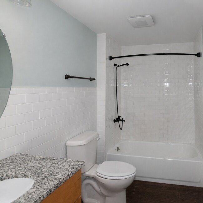 Building Photo - 523 Park Ave