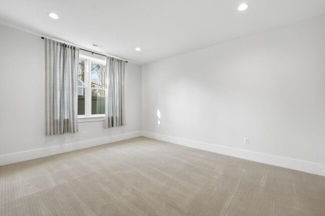 Building Photo - 1618 N Danville St