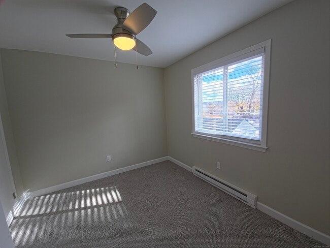 Building Photo - 24 Glenwood Ave